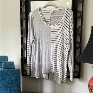 Cabi Small White and Gray Asymmetrical Long Sleeve Tunic